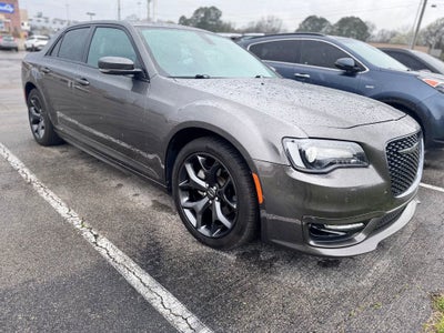 2023 Chrysler 300 Touring L