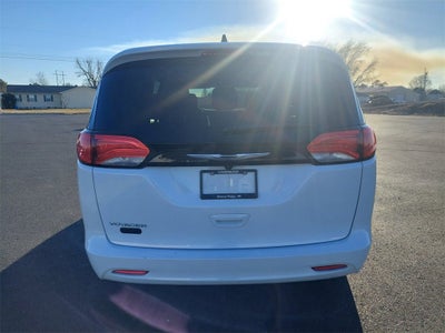 2024 Chrysler Voyager LX