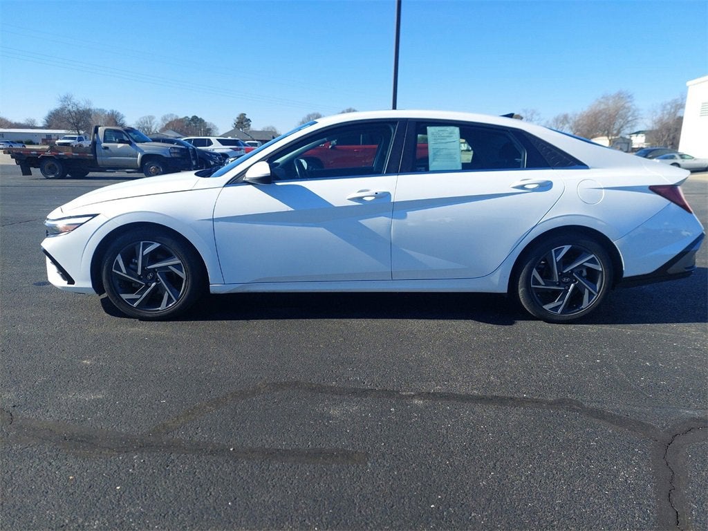 2024 Hyundai ELANTRA SEL