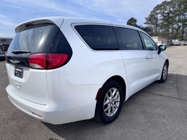 2024 Chrysler Voyager LX