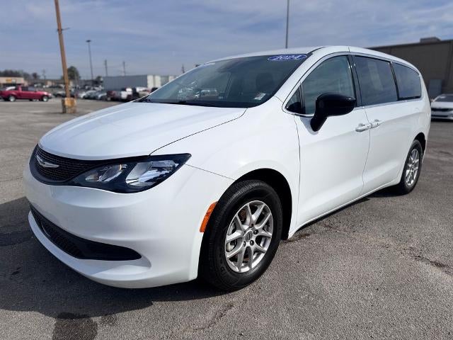 2024 Chrysler Voyager LX