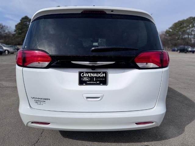 2024 Chrysler Voyager LX