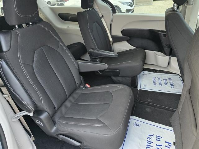 2024 Chrysler Voyager LX