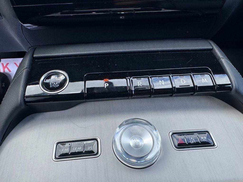 2025 Lincoln Navigator L Reserve