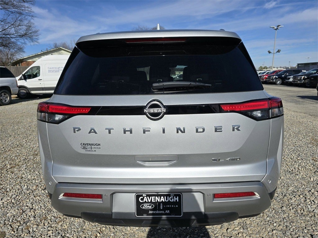 2023 Nissan Pathfinder SL
