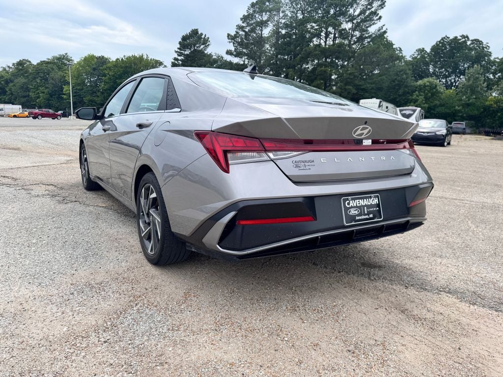 2024 Hyundai ELANTRA SEL