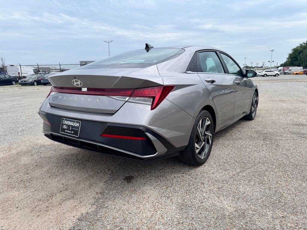 2024 Hyundai ELANTRA SEL
