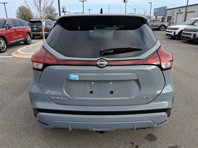 2023 Nissan Kicks SR