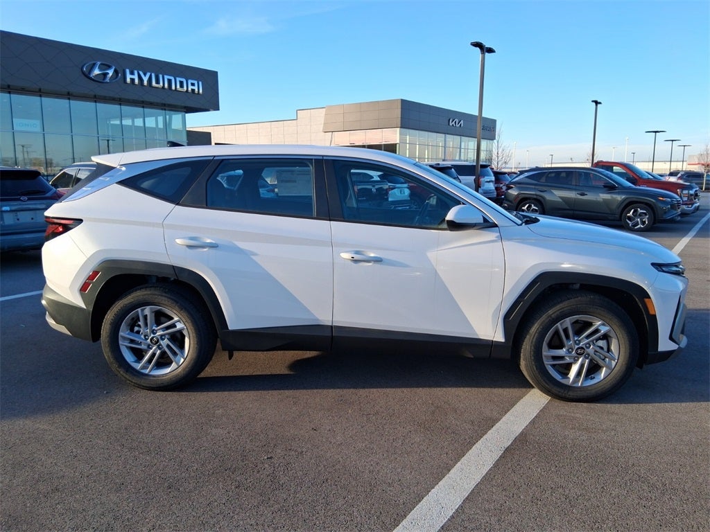 2026 Hyundai TUCSON SE FWD