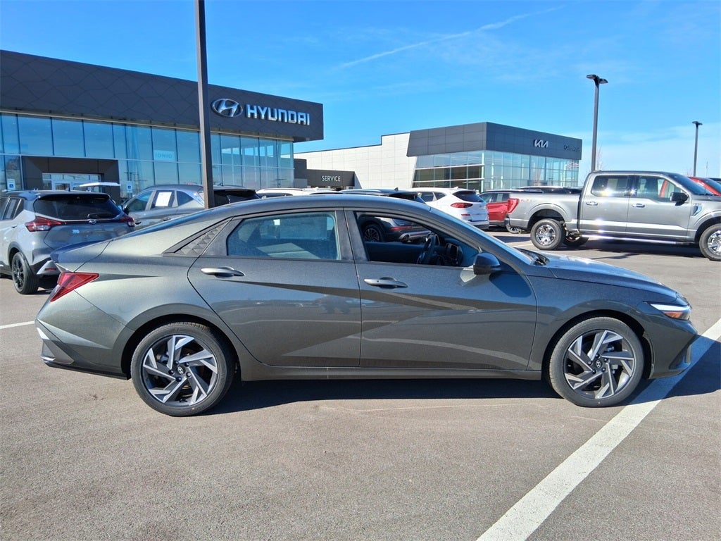 2025 Hyundai ELANTRA SEL Sport