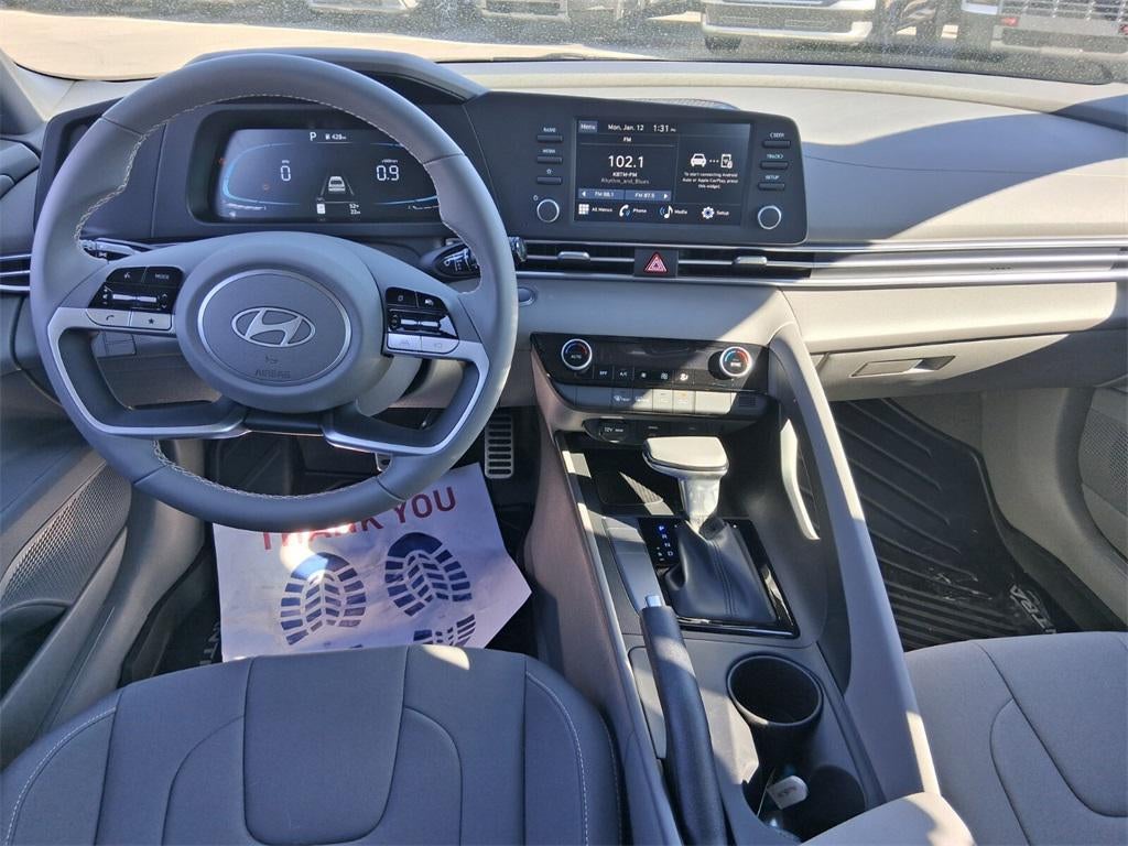 2025 Hyundai ELANTRA SEL Sport