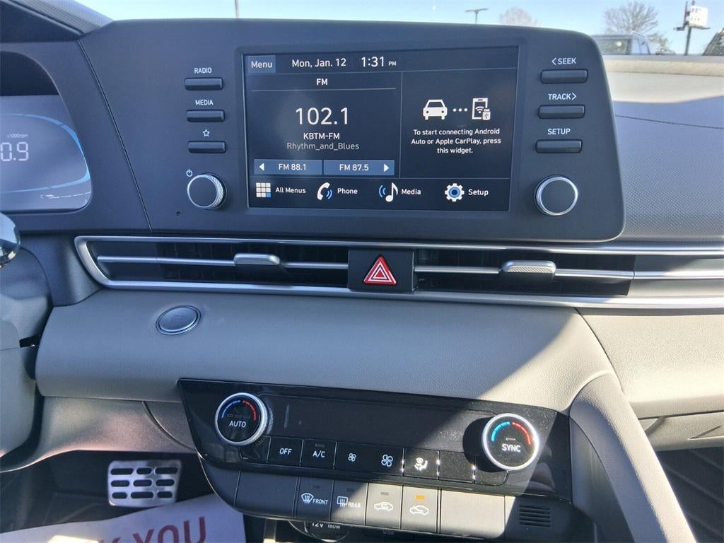 2025 Hyundai ELANTRA SEL Sport