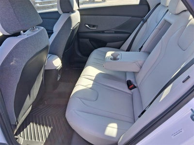 2025 Hyundai ELANTRA Limited