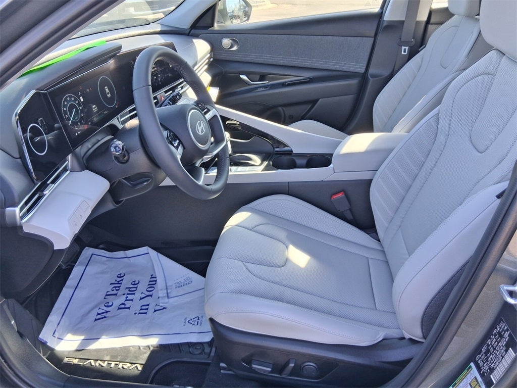 2025 Hyundai ELANTRA Limited