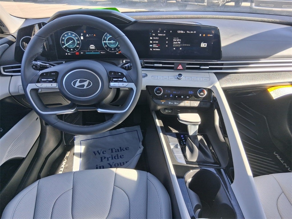 2025 Hyundai ELANTRA Limited