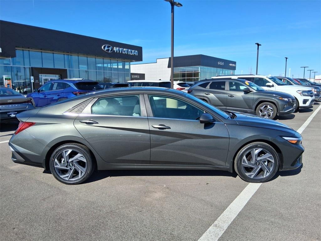 2025 Hyundai ELANTRA Limited