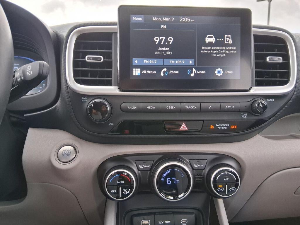 2025 Hyundai VENUE SEL