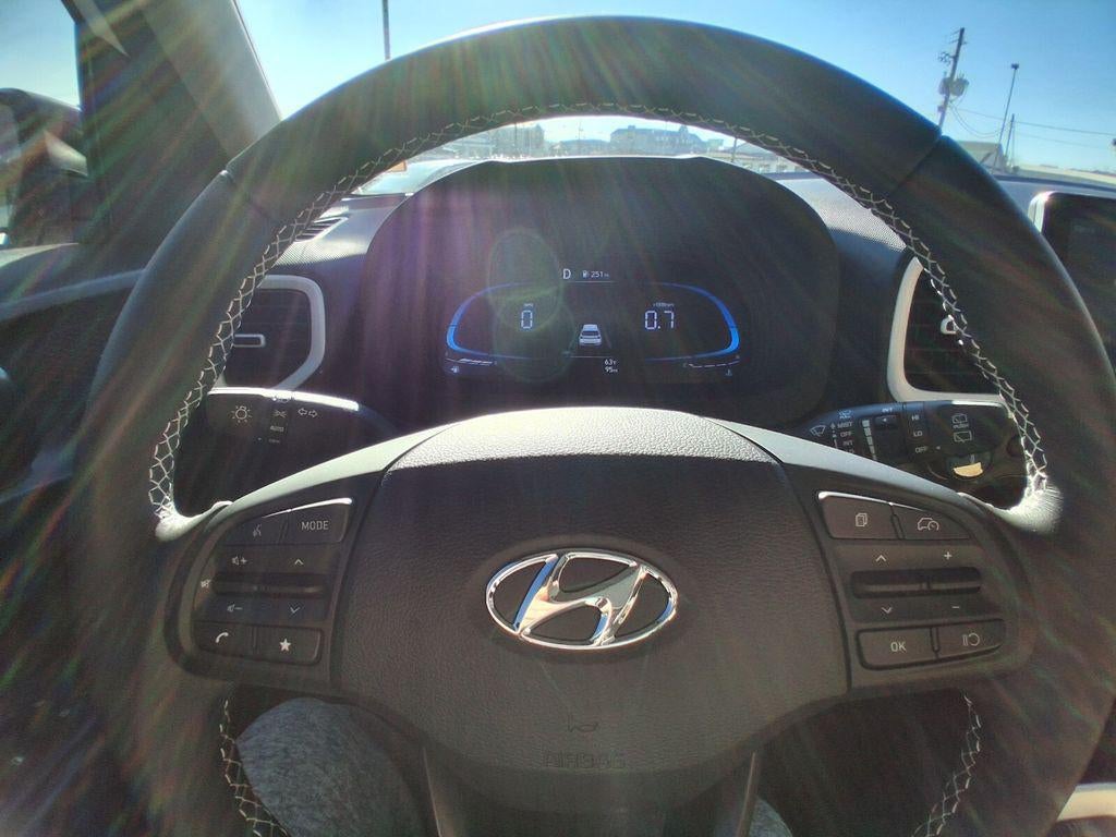 2026 Hyundai VENUE SEL W/Two-Tone Roof