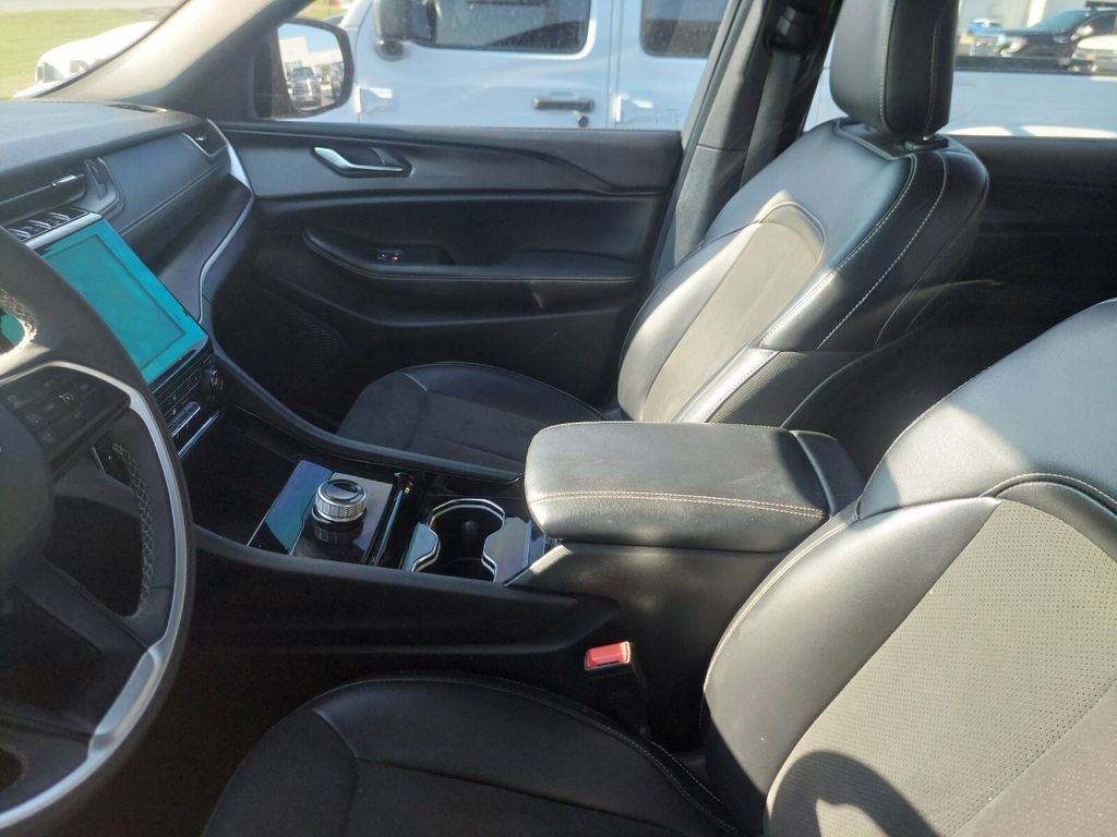 2023 Jeep Grand Cherokee L Altitude 4x4