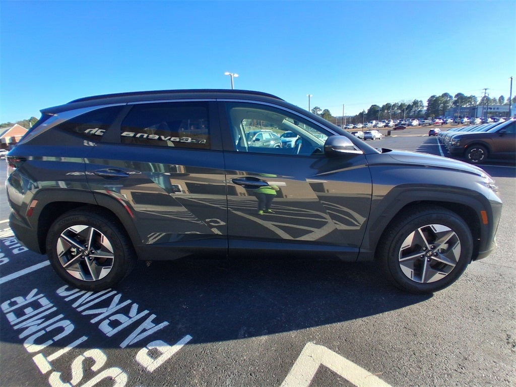 2025 Hyundai TUCSON SEL